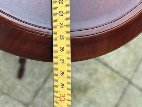 Image 1 of Table d'appoint en teck fin – une sculpture fonctionnelle