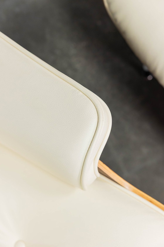 Image 1 of Sillón Eames + otomana