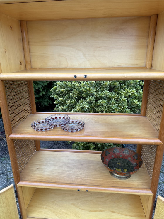 Image 1 of Houten rotan kast vintage boogdesign