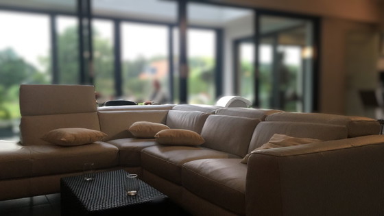 Image 1 of Divano angolare Natuzzi Editions Pensiero in pelle bianca