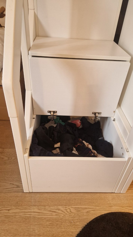 Image 1 of Lit en bois Lifetime avec placards