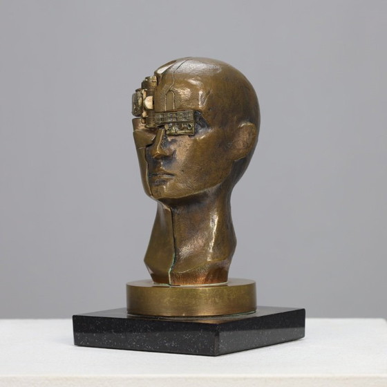 Image 1 of Scultura "Homo Decessor" di Raf Verjans