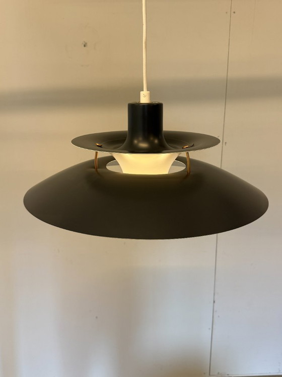 Louis Poulsen PH5 - Poul Henningsen - Gris foncé, turquoise, blanc – Suspensions, Metal, Aluminium (photo 11 of 13)