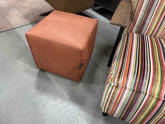 Image 1 of Sgabello Eyye Cub Loxton in pelle rosa 41x41xH42