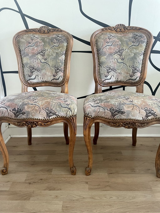 Paire de chaises style Louis XV – bois sculpté & tissu floral vintage