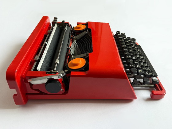 Sottsass & King - Olivetti 'Valentine' - Macchina da scrivere – Oggetti decorativi, Plastica, Metallo (photo 16 of 22)