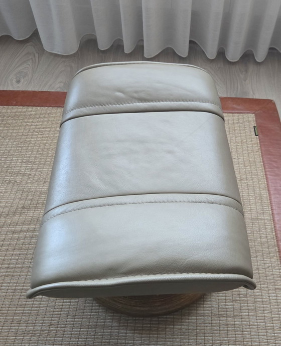 Stressless Footstool (Ekornes), Footstools & poufs, Leather, Creme (photo 2 of 5)