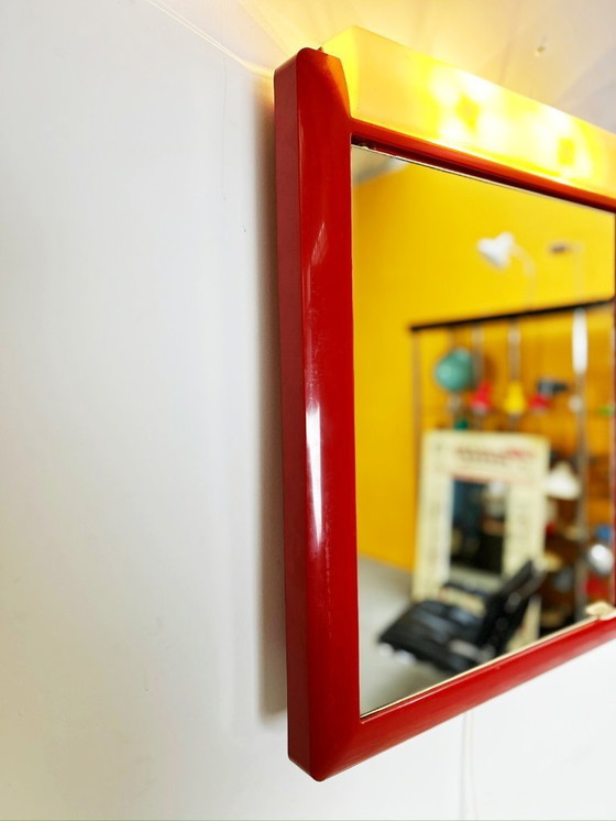 Image 1 of Miroir Allibert rouge avec lumière et rangements