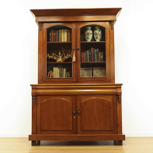 Englischer Bücherschrank