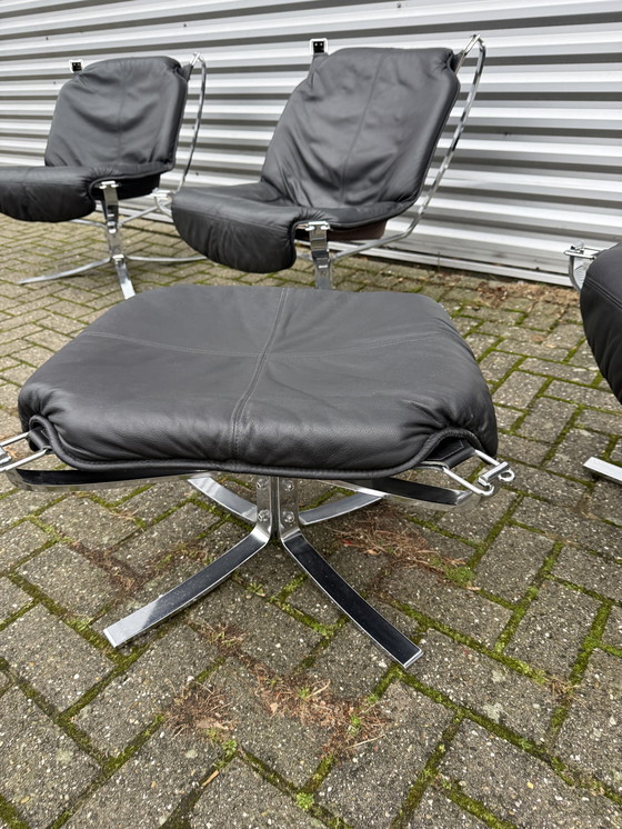 Image 1 of Set vintage Vatne Møbler Falcon di Sigurd Resell: 2 alti + 2 bassi + Hocker