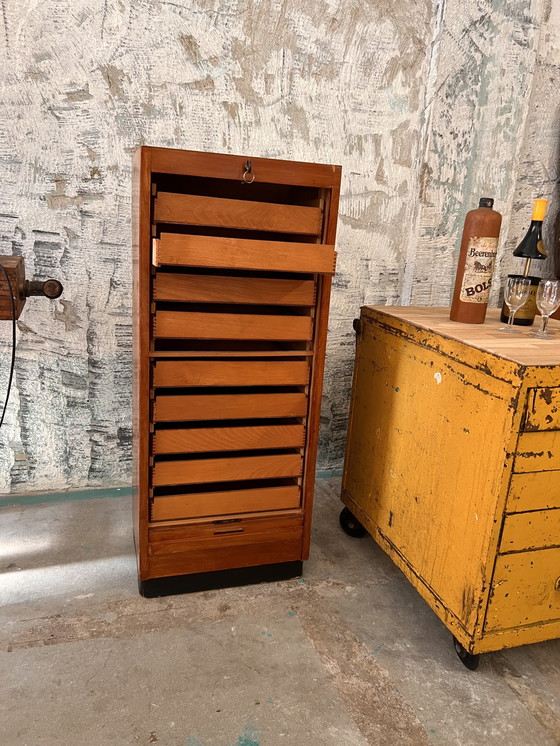 Image 1 of Roldeur kast