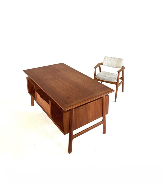 Image 1 of Scrivania vintage in teak, modello 75, Gunni Omann anni '60
