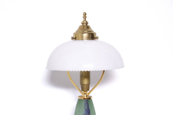 Image 1 of Tafellamp glazen kap opaal glas kunststeen messing 46cm 80s vintage