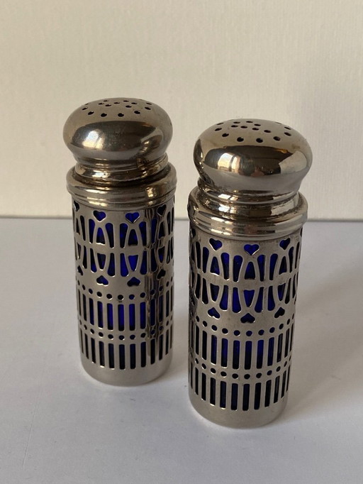 Ensemble ancien de salière et poivrière avec inserts en verre bleu cobalt – Angleterre – vers 1910-1935 – Plaqué argent