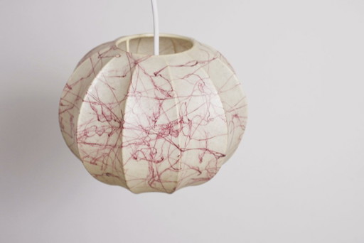 Vintage italienischer Cocoon Lampenschirm, klein, rosa geädertes Kunstharz, Hängelampe, 1970er Jahre, Mid-Century Modern