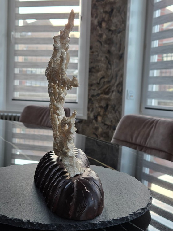 Image 1 of 20th century sculpted group in white coral (ref 4121)