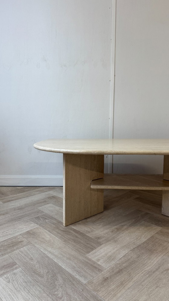 Image 1 of Mesa de travertino en forma de lágrima