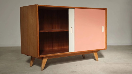 Credenza U452 rosa e bianca di Jiri Jiroutek per Interier Praha – Armadi contenitori, Legno, Design (photo 27 of 28)