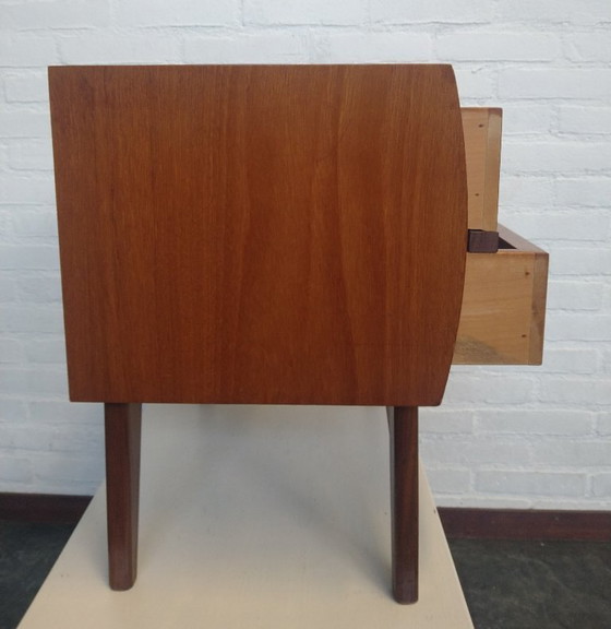 Image 1 of Louis van Teeffelen, 2 pieces of bedside tables