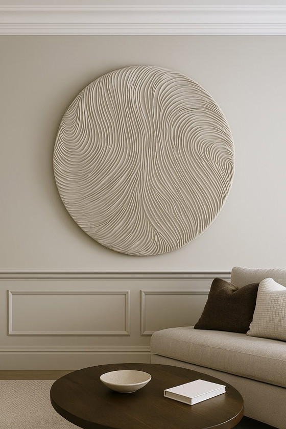 Image 1 of 3D klei wandsculptuur – rond, getextureerd, gebroken wit, minimalistische woondecoratie, luxe designkunst