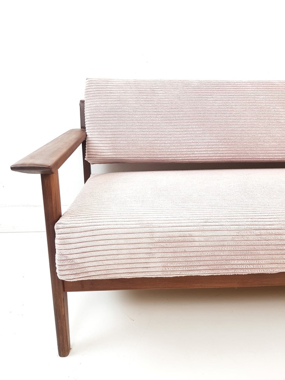 Image 1 of Panca vintage in teak, rosa pastello chiaro, recentemente rivestita