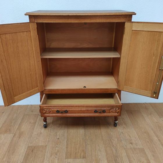 Image 1 of Meuble bar, armoire murale, buffet, commode de style Queen Anne rustique et vintage