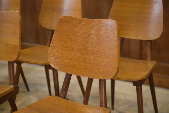 Set di 10 sedie in rovere degli anni '60. – Sedie da pranzo, Legno, Vintage (photo 5 of 11)