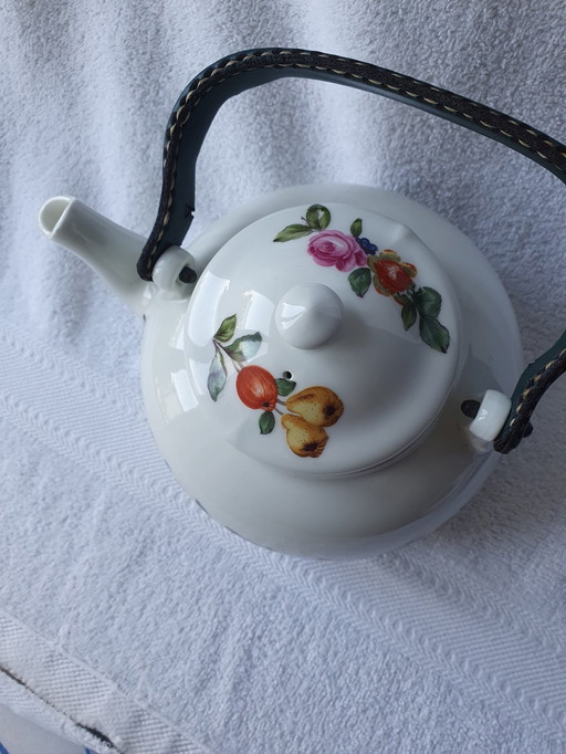Teapot Porcelaine de Paris