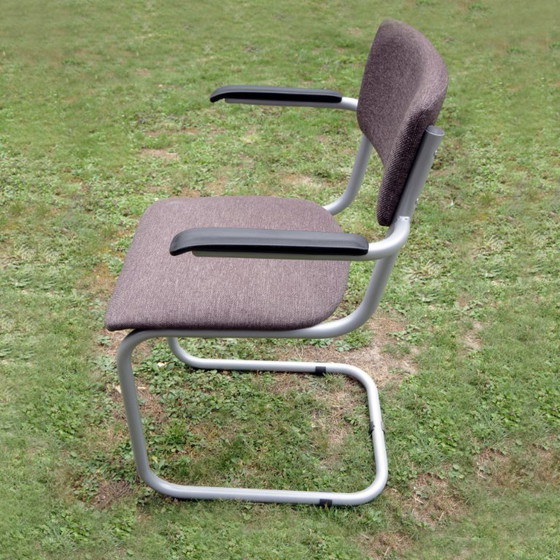 3 slede-/cantileverstoelen – Eetkamerstoelen, Textile (photo 6 of 16)