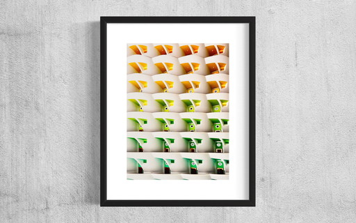 Eine Welt bunter Türen Giclée