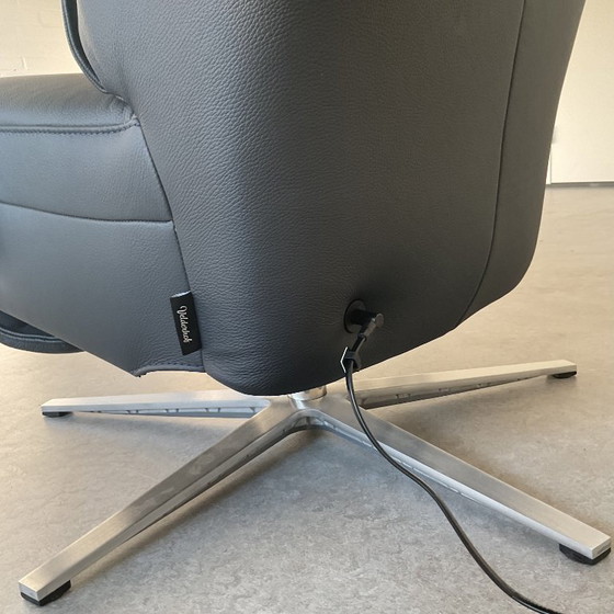 Image 1 of Black leather lift chair Tirso