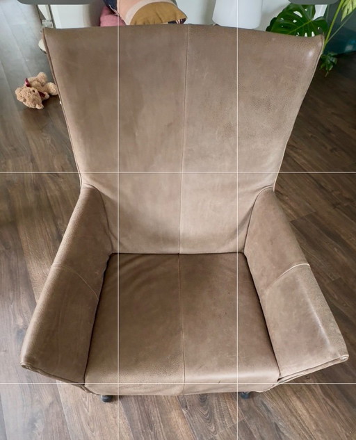 Fauteuil Charly Montis cuir rugueux couleur Trinidad taupe