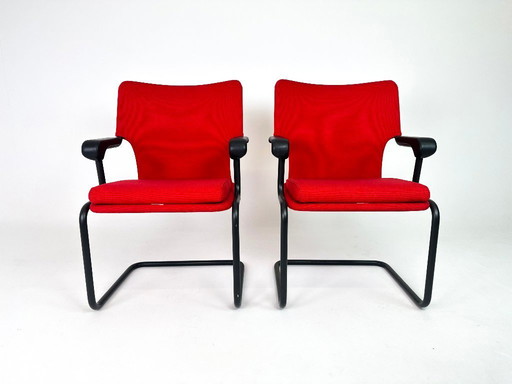 Een paar Marcatre UNO stoelen