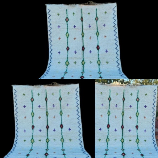 Tapis Marocain Coloré en laine naturelle. Tissé par des artisans