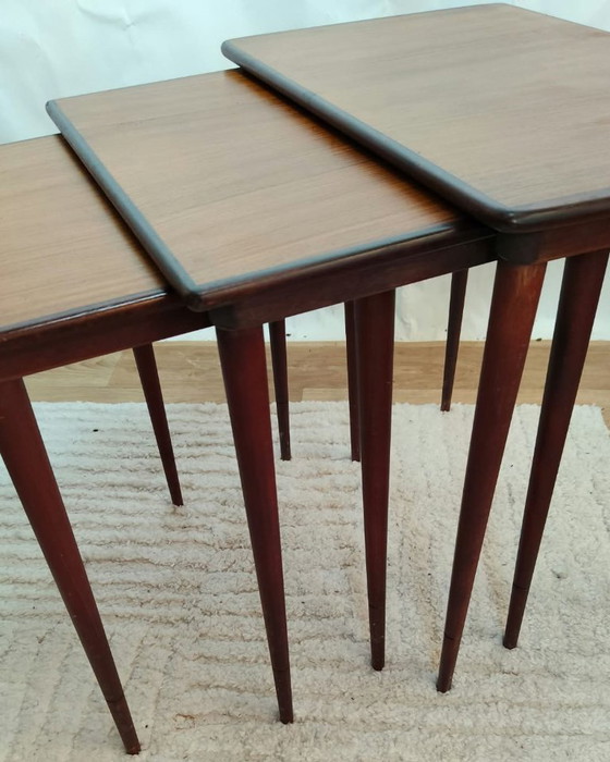 Tables gigognes danoises vintage en teck – Tables d'appoint, Bois (photo 4 of 5)