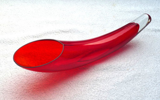 Rotes Glas „Füllhorn“