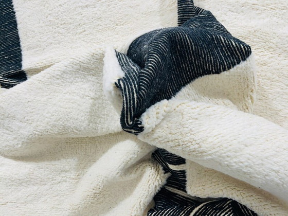 Image 1 of Tapis marocain en laine naturelle 350cmx300cm