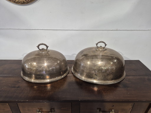 2 William Hutton verzilverde vleeskoepels/cloches