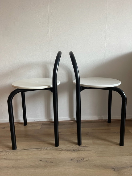 Set di 2 sgabelli di design | Stile Memphis Milano / Gae Aulenti – Metallo, Legno (photo 3 of 12)