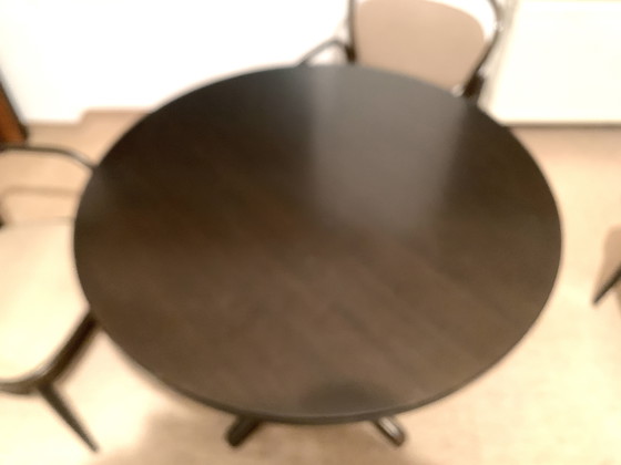 Image 1 of Tavolo rotondo Thonet 90 con 3 sedie, legno vintage di metà secolo