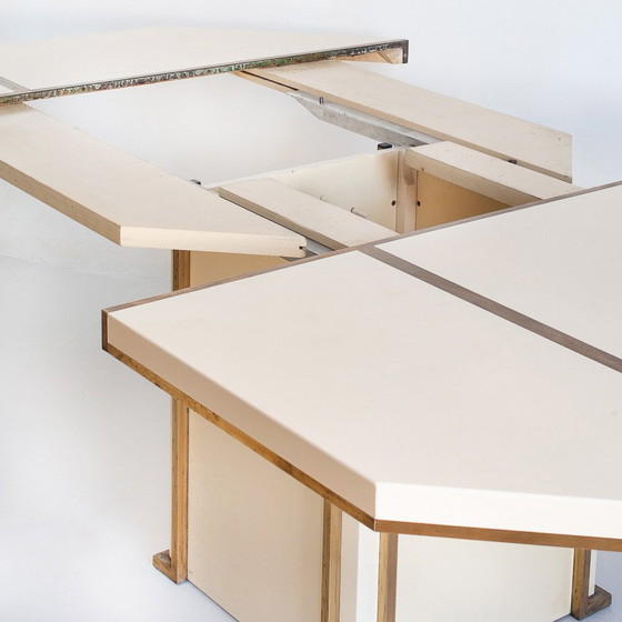 Image 1 of Mesa de comedor extensible, Jean-Claude Mahey, madera lacada y latón dorado, 70’s – Francia