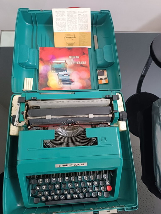 Studio 45 typemachine van Ettore Sottsass voor Olivetti 1967