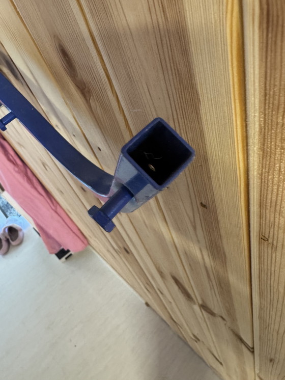 Image 1 of Appendiabiti in metallo ondulato IKEA ÄL di Anne Jonasson