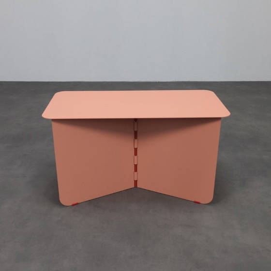 Image 1 of Table d'appoint Hinge Large de Lex Pott pour Puik Design rose