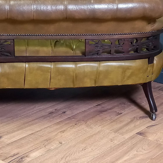 Image 1 of Sofá Chesterfield de dos plazas - Victoriano 1890-1910