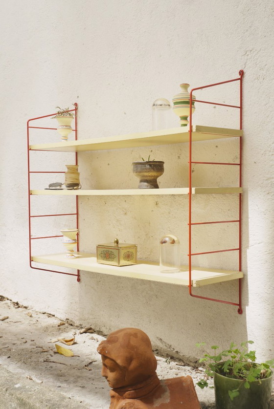 Estantería de pared estilo Tomado String, alambre de metal rojo, chapa de roble, estilo escalera de (photo 19 of 23)
