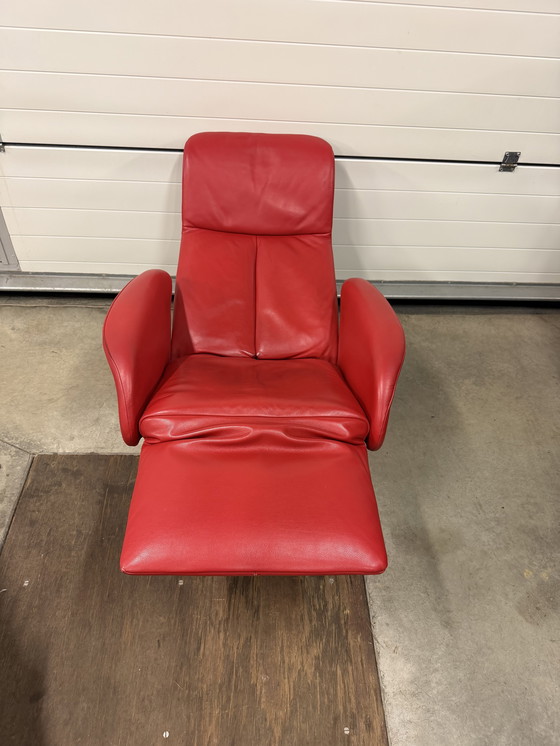 Image 1 of Poltrona reclinabile Jori Symphony Konia in pelle rossa, taglia Mini, modello Mono-move, recentissima.