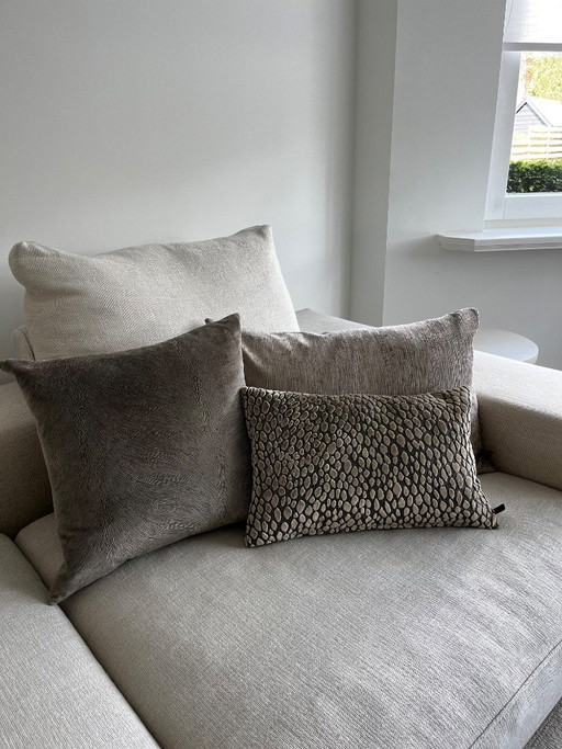 Ensemble de coussins décoratifs comprenant un coussin intérieur, de la marque Claudi.