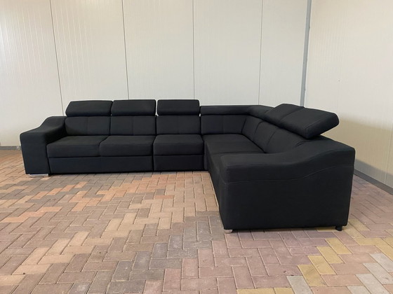 Image 1 of Moderne zwarte stoffen hoekbank