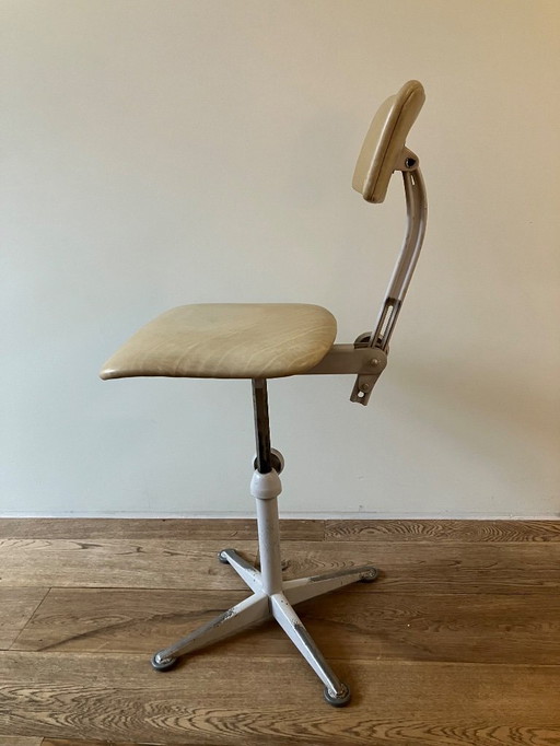 Tabouret d'atelier | tabouret à dessin Ahrend De Cirkel, design Friso Kramer, années 1960